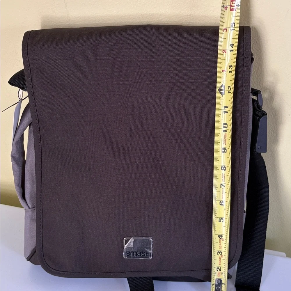 Smash NWT Gray Poly Vertical Slim Laptop Messenger Bag